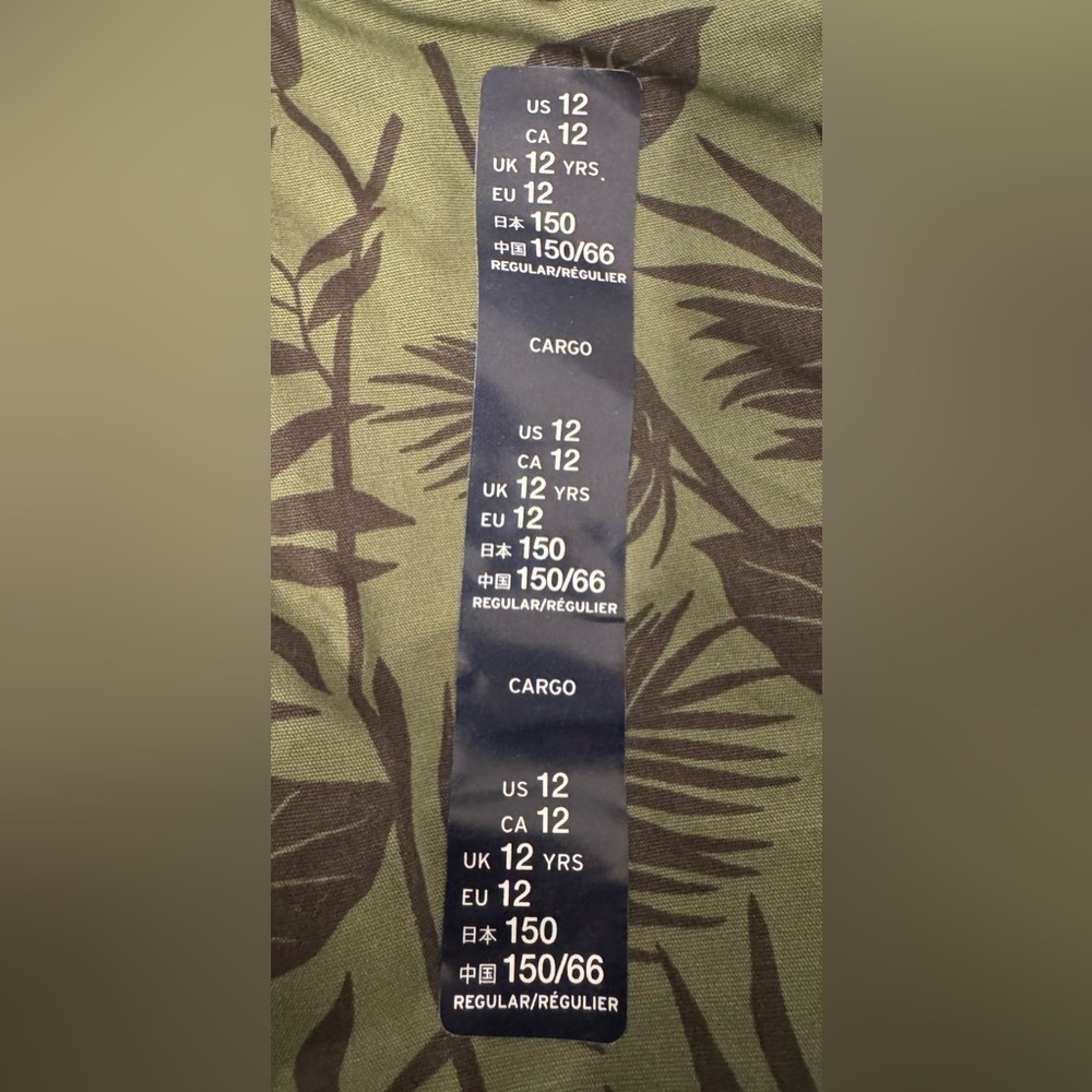 NWT Boy’s Gap Palm Print Cargo Shorts (12) - Picture 9 of 11